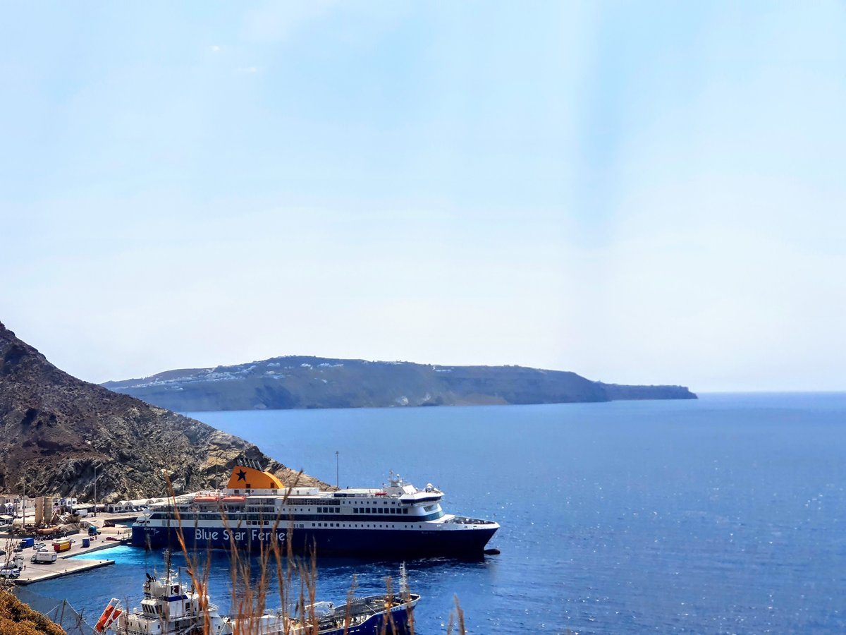 Santorini Ferry Port: Athinios Port Guide