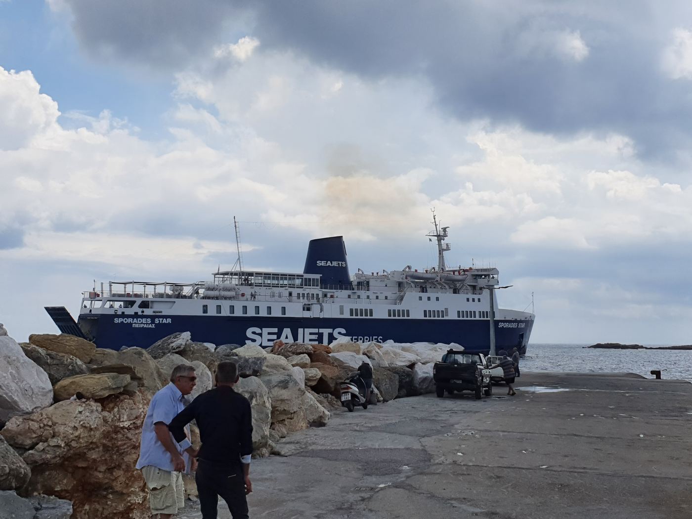 Alonissos ferry port