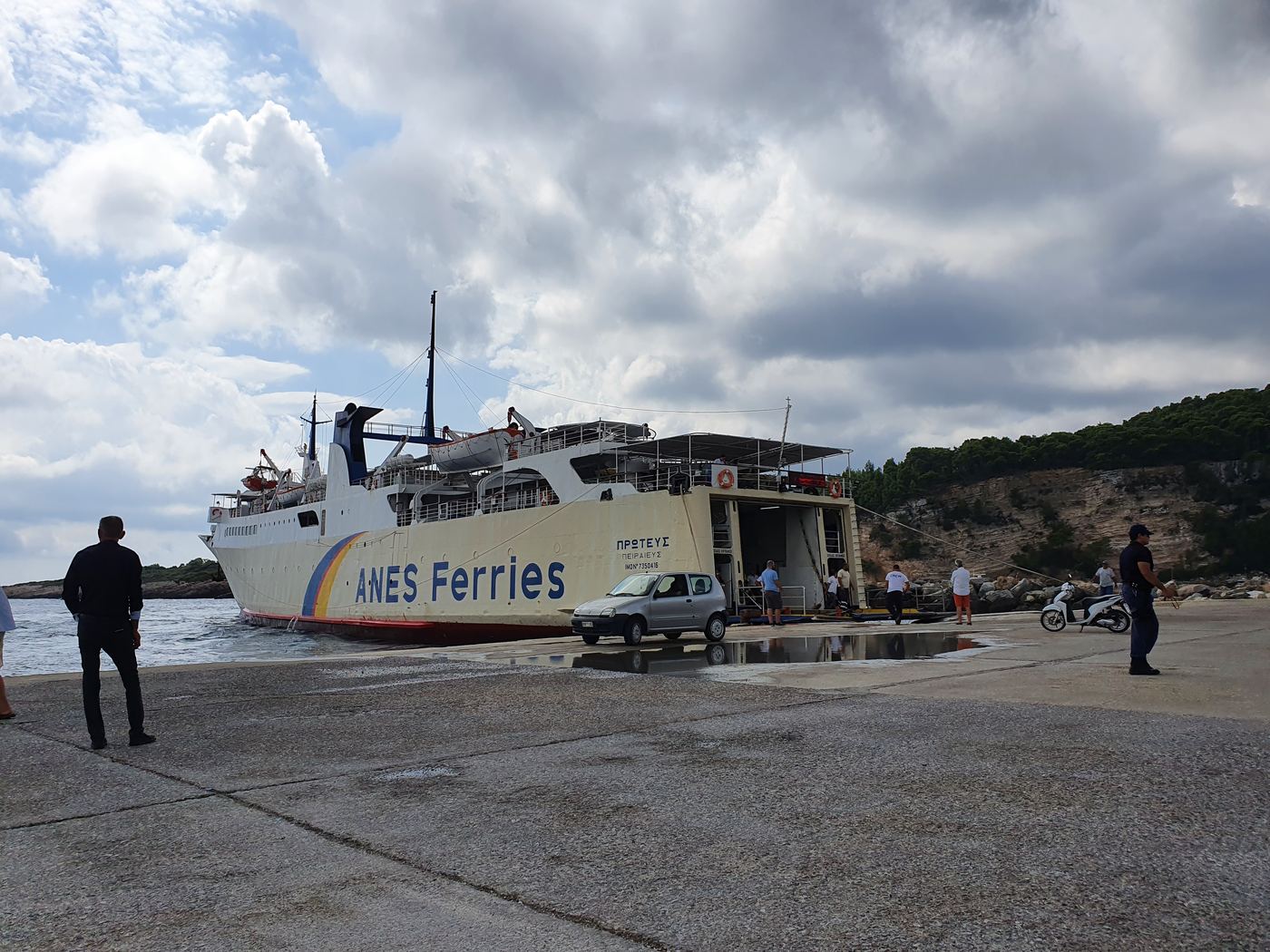 Alonissos ferry port