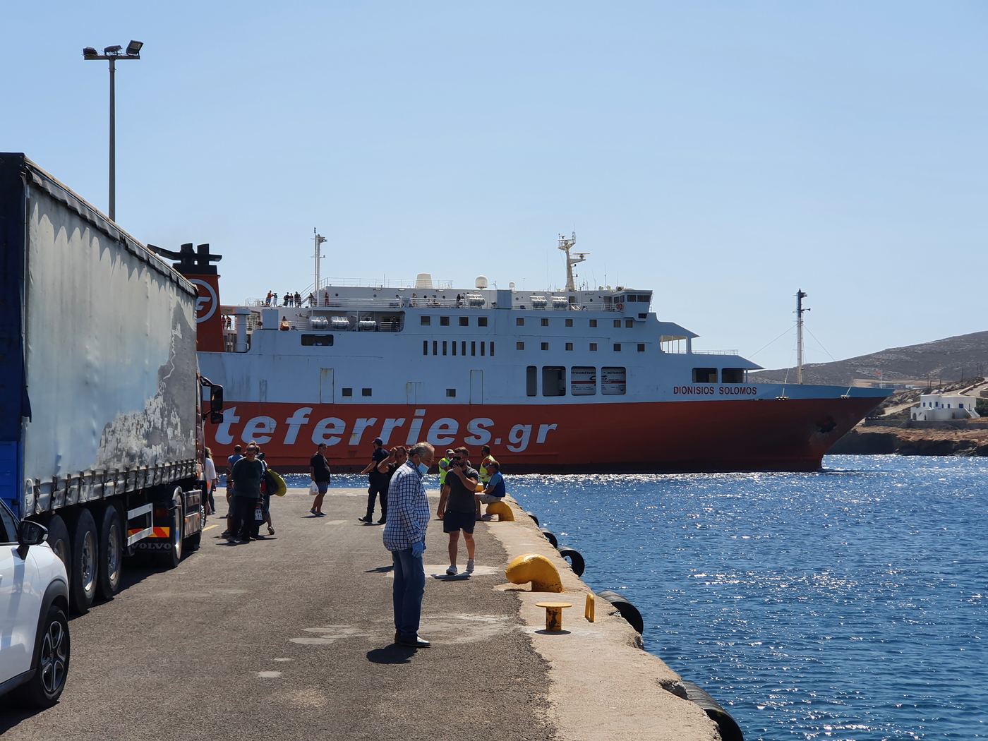 Folegandros ferry port