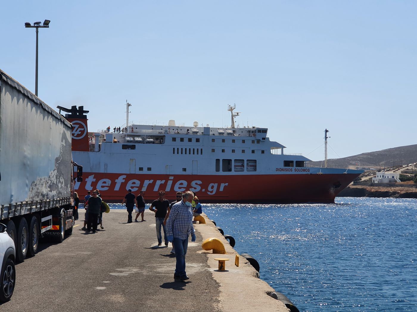 Folegandros ferry port