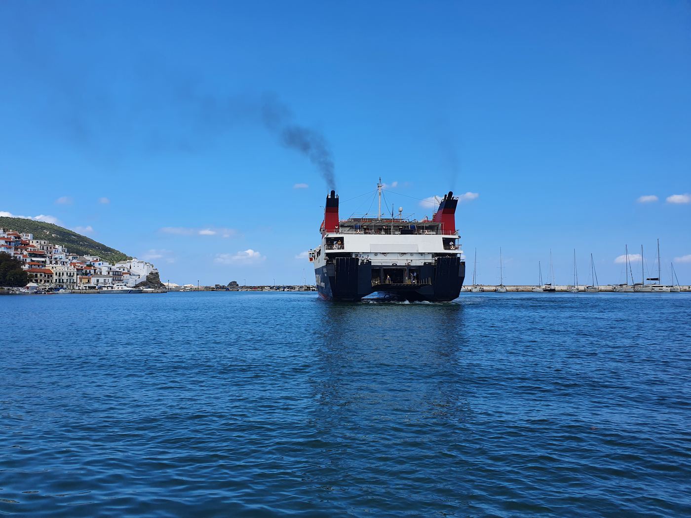 Glossa ferry port