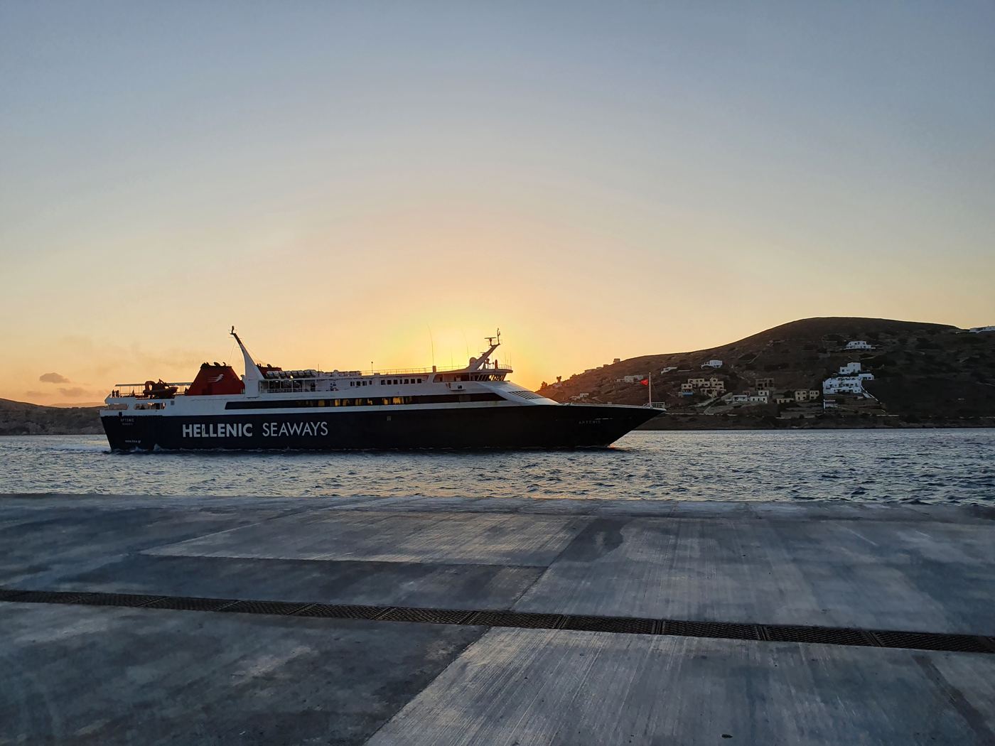 Ios ferry port