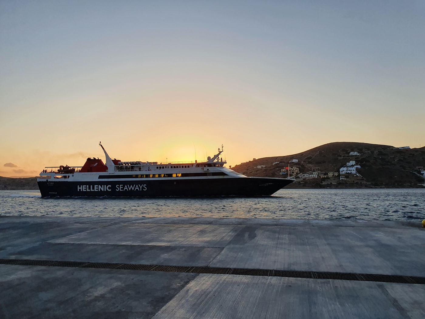 Ios ferry port
