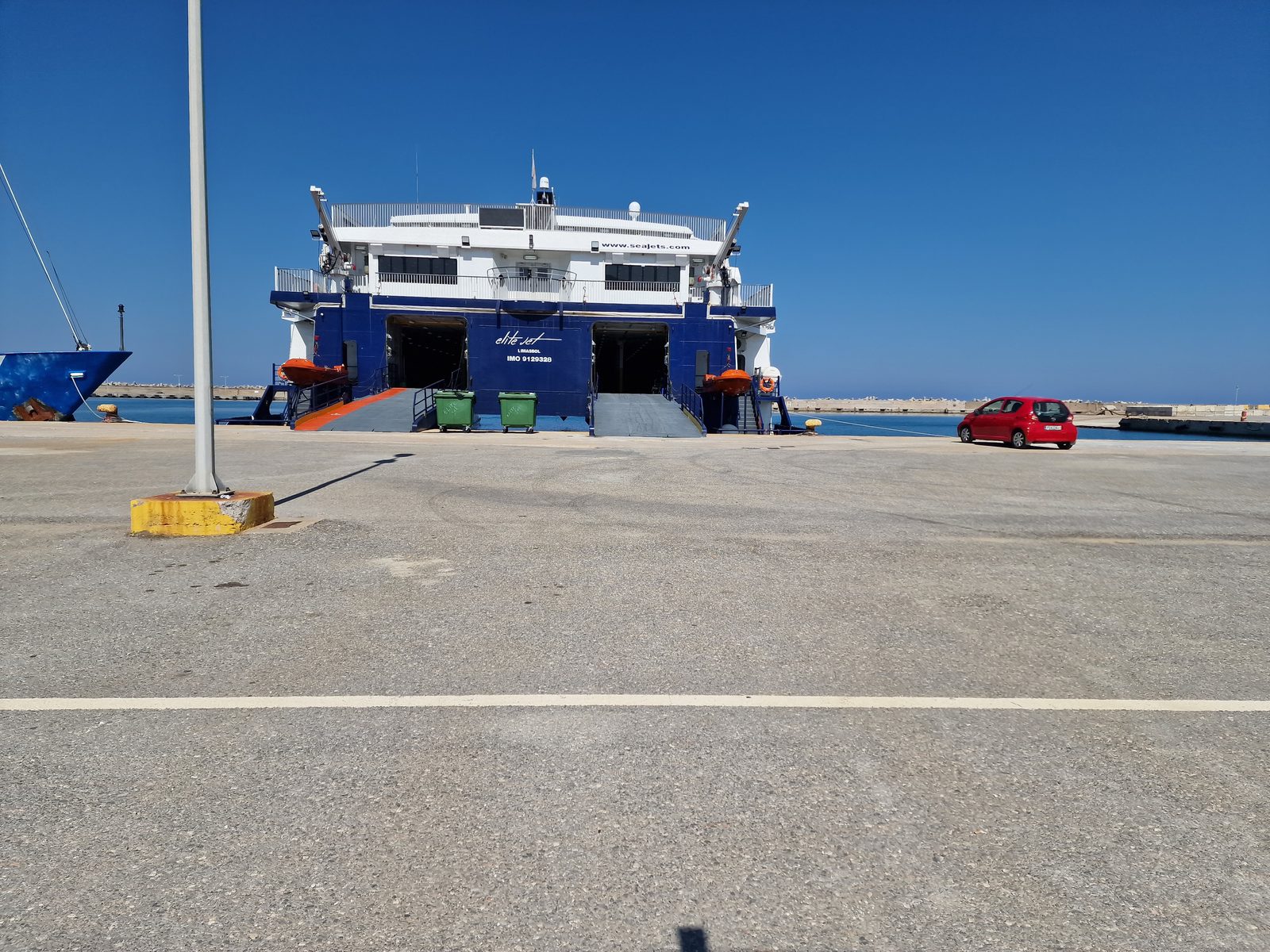 Elite Jet, the high-speed catamaran ferry operated by Seajets, carrying up to 660 passengers and 153 cars.