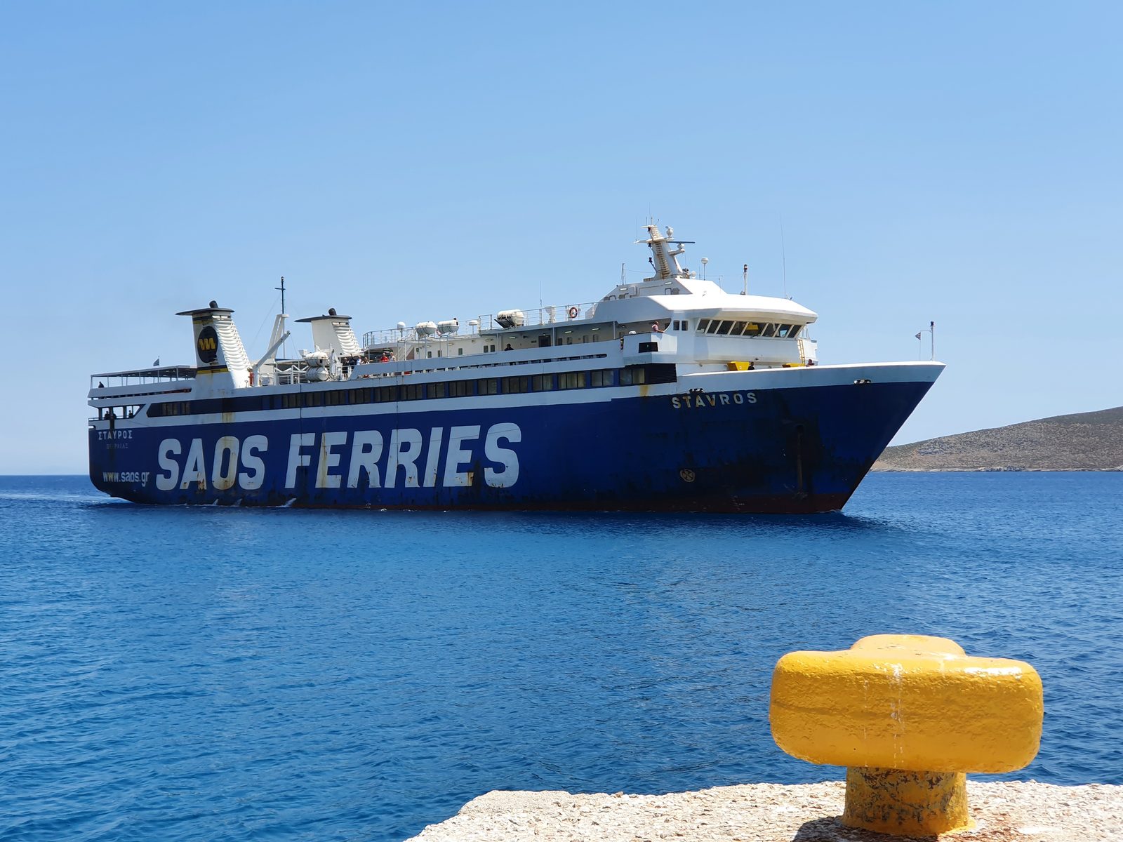 Stavros, the conventional ferry operated by SAOS Ferries, carrying up to 587 passengers and 100 cars.